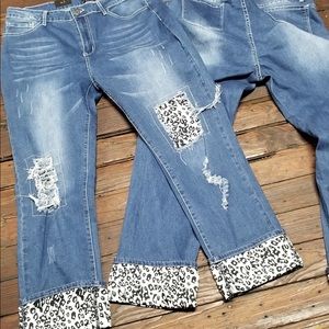 New L&B Snow Leopard Jeans/Capris Midrise